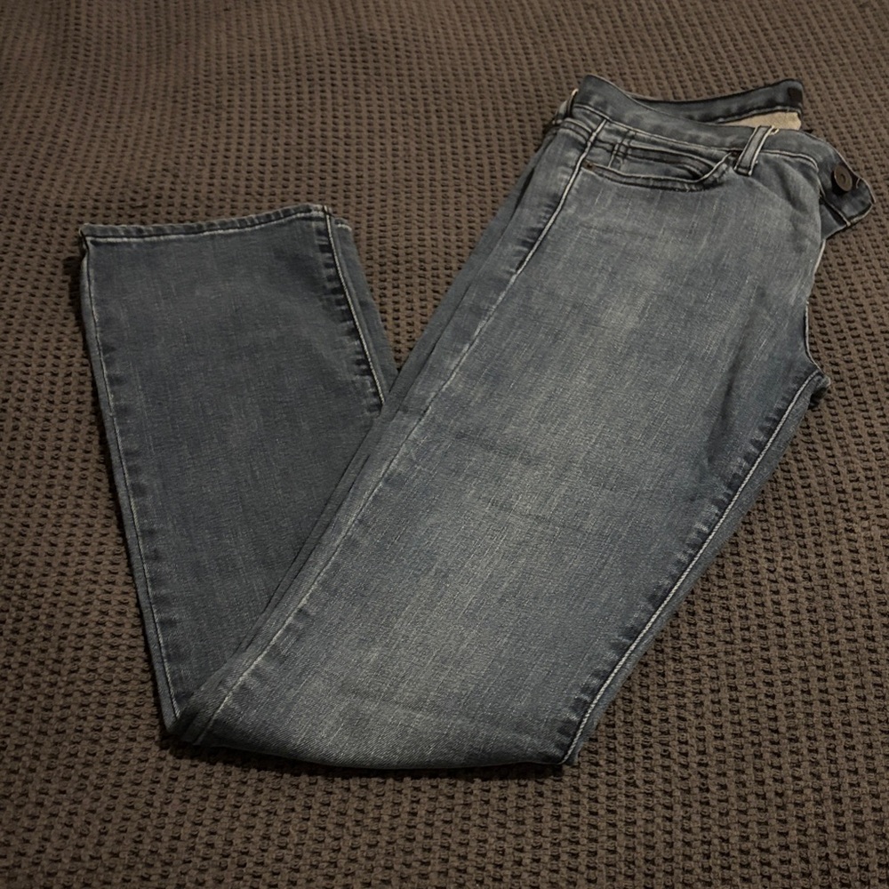 Calvin Klein Jeans Women's Skinny Jeans 28/6- Medium Blue